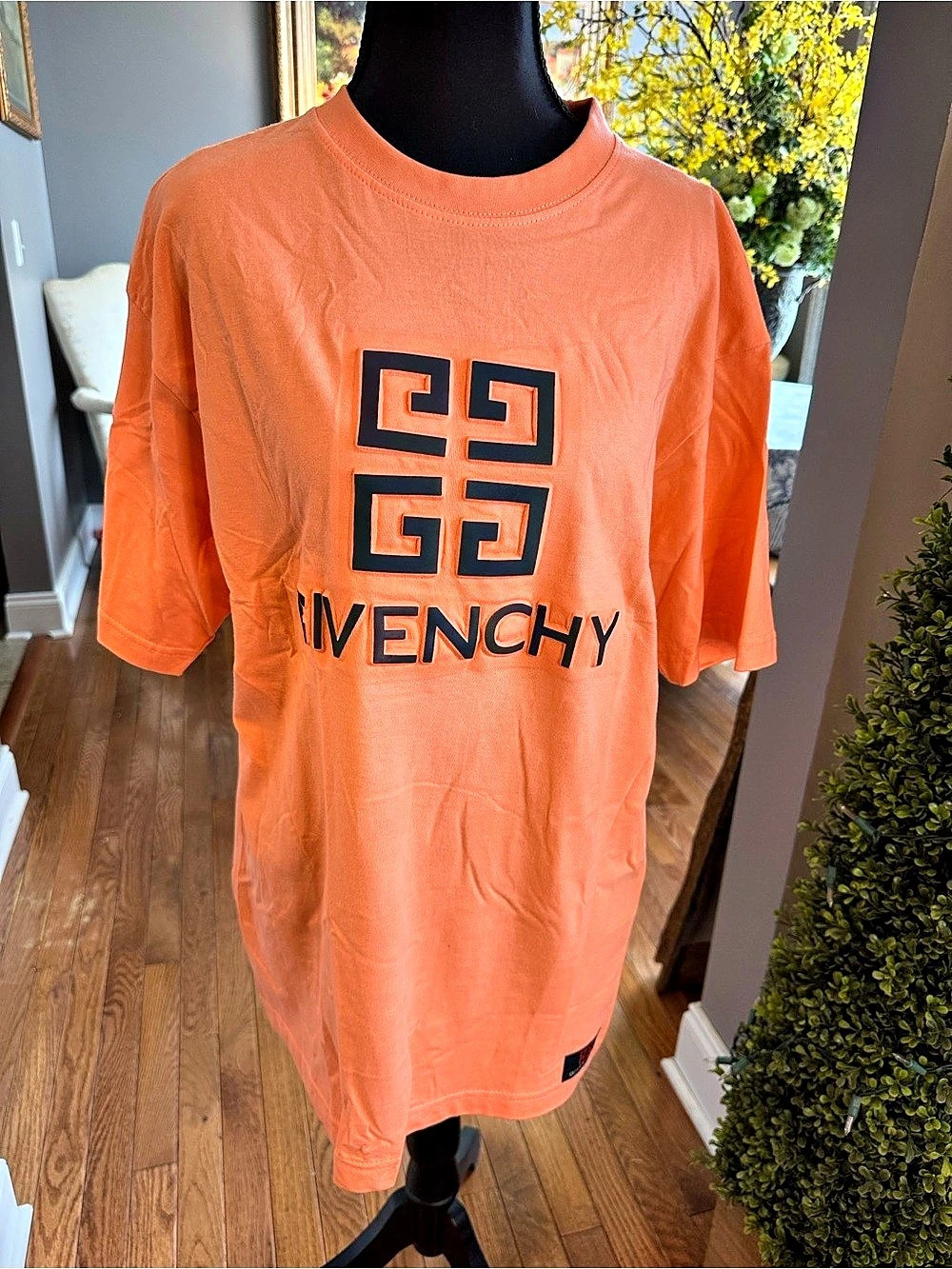 Women’s T-Shirt Peach & Navy - Medium - NWOT